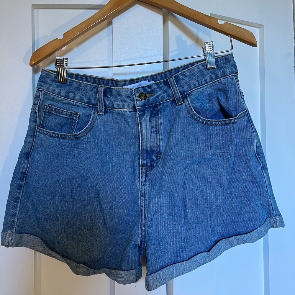 Petal & Pup Denim Shorts Size Medium